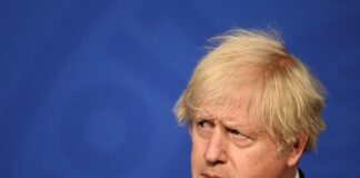 Primer ministro británico Boris Johnson será sometido a moción de censura de su partido