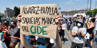 Estudiantes del CIDE exigen “educación digna y ciencia libre”; repudian políticas del Conacyt