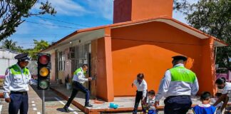 Reciben alumnos de Coatzacoalcos educación vial “Yo me protejo y te protejo a ti”