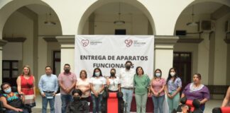 Beneficia DIF Municipal y Ayuntamiento de San Andrés Tuxtla a población vulnerable con entrega de sillas PCA