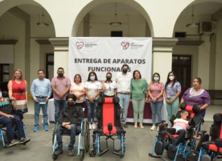Beneficia DIF Municipal y Ayuntamiento de San Andrés Tuxtla a población vulnerable con entrega de sillas PCA
