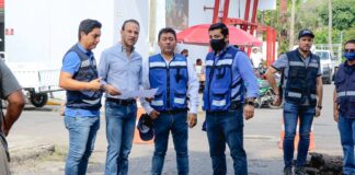 Autoridades de Boca del Río supervisan programa de bacheo en Juan Pablo II