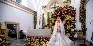 Alcalde de Boca del Río acompaña a boqueños en la Procesión y Serenata a nuestra Señora de Santa Ana