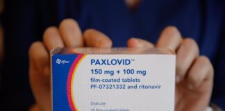 Autorizan a farmacias recetar Paxlovid, la píldora de Pfizer contra COVID-19