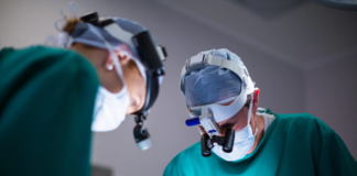 Nuevo sistema de navegación quirúrgica de realidad aumentada 3D para cirugía de columna de precisión