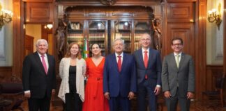 AMLO se reúne en Palacio Nacional con Werner Baumann, director ejecutivo de Bayer