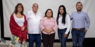 Imparten conferencia sobre historia de Minatitlán