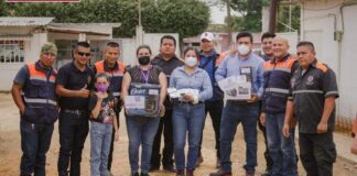 Reconocen empresas de Minatitlán a elementos de Bomberos