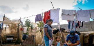 La pobreza laboral disminuye ligeramente y se ubica en 38.3% en el segundo trimestre del año: Coneval