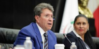 Nunca cambien sus principios por dádivas o amenazas, dice Monreal tras críticas de AMLO