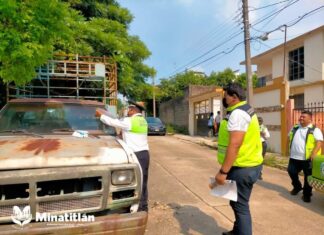 Refuerza Ayuntamiento de Minatitlán operativo contra autos maceta