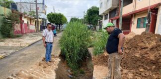 Reparan autoridades de Minatitlán línea de drenaje en la Insurgentes Norte