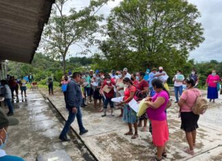 Inicia entrega de becas municipales en la zona rural de Minatitlán