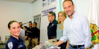 Entrega Alcalde JM Unánue nuevos uniformes a elementos de la Policía Municipal de Boca del Río