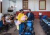 Entrega Ayuntamiento de Xalapa apoyos a personas con discapacidad