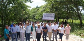 Inaugura alcaldesa de San Andrés Tuxtla, segunda etapa de pavimentación en acceso principal en Axochio