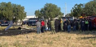 Secretario de Seguridad de Aguascalientes, y otros cuatro, mueren en accidente de helicóptero El secretario de Seguridad Pública de Aguascalientes, Porfirio Sánchez, falleció este jueves después de que se desplomara el helicóptero en el que viajaba. Otros cuatro tripulantes murieron en el siniestro.