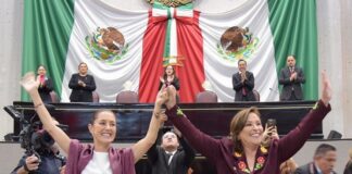 En el Congreso, ante Sheinbaum y 13 gobernadores rinde protesta Nahle En el Congreso de Veracruz toma protesta Rocío Nahle como gobernadora.