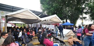 SINDICATOS MARCA ZENYAZEN PRETENDEN “SECUESTRAR” PRESUPUESTO EDUCATIVO Bloquean accesos a la SEV en Xalapa. (FotoVer/Miguel Carmona)