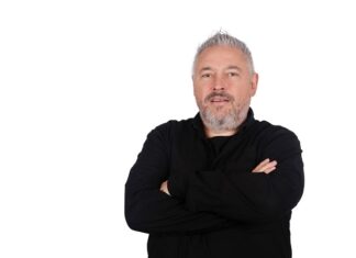 Un minatitleco, Pedro Trueba, es postulado al Premio Nacional de Artes y Literatura 2025 Pedro Trueba, artista plástico minatitleco, postulado al Premio Nacional de Artes y Literatura 2025.