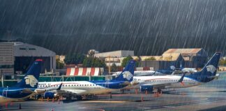 Alerta roja en CDMX por lluvias: AICM suspende vuelos y Metro interrumpe servicio en algunos tramos Suspenden vuelos en el AICM, el Metro activa protocolo de marcha segura