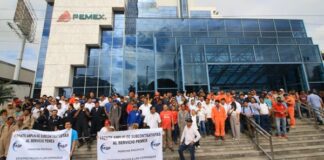 ‘Estamos hartos de mentiras’: Proveedores de Pemex bloquean la Villahermosa–Cárdenas por falta de pagos Proveedores de Pemex exigen pagos por 6 mmdp, bloquean tramo carretero