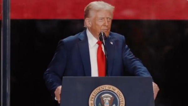 Trump Reconoce Donald Trump a Kirk