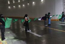 Se manifiestan en Xalapa a favor del aborto legal Feministas bloquean el Viaducto