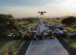 Productores rechazan oferta del gobierno; persisten bloqueos en diversas entidades Los agricultores protestan por la falta de apoyos gubernamentales al campo