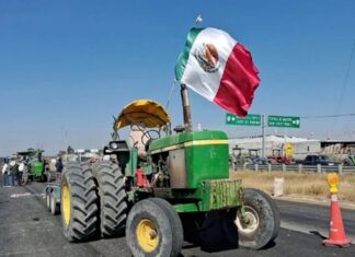 Bloqueos de trabajadores agrícolas dejan pérdidas por más de 2 mmd: Canacintra La Canacintra se mostró por el diálogo y evitar daños a terceras personas