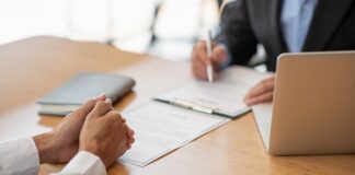 La Constancia de Situación Profesional ya la pueden solicitar en tu trabajo El documento permitirá revisar si una persona está sancionada por un delito o por haber incurrido en una mala práctica