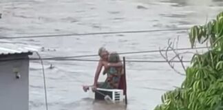 «Volvimos a nacer los dos»: el conmovedor relato de una pareja de ancianos que logró sobrevivir a las inundaciones en México Pescando en el mar aprendió a nadar en aguas abiertas, gobernadas exclusivamente por la corriente