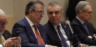 México quitará obstáculos, irritantes y controversias para llegar a un acuerdo con EU: Ebrard Continúan las discusiones bilaterales para lograr un sistema de descuentos de aranceles sobre las importaciones estadounidenses de camiones mexicanos