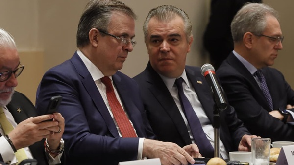 Ebrard Continúan las discusiones bilaterales para lograr un sistema de descuentos de aranceles sobre las importaciones estadounidenses de camiones mexicanos