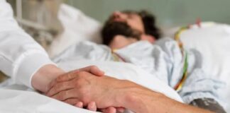 Uruguay aprueba la eutanasia En Ciudad de México, Aguascalientes, Jalisco, Michoacán y Yucatán, entre otros, se permite que pacientes en estados terminales rechacen los tratamientos paliativos, conocido como "eutanasia pasiva"