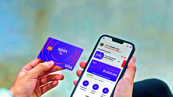 FEMSA FEMSA pospondrá por un año su solicitud de licencia bancaria para OXXO, la cadena de tiendas de conveniencia de su propiedad que también ofrece servicios financieros