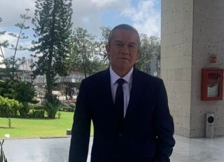 La 4T, una cortina de humo, o “todo iba bien hasta que la corrupción se corrompió” La vida pública de México ha sido una enorme cortina de humo para seguir saqueando al país