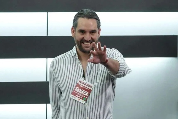 Hijo-CSP La nuera de CSP presenció la manifestación de los integrantes del Sindicato Nacional de Grupos Artísticos por falta de compromisos del INBAL