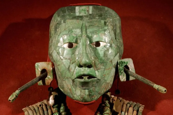 Louvre Cuando se descubrió el hurto, la policía inició una investigación y el Louvre cerró sus puertas durante una semana