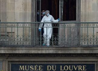 Un robo de joyas de «valor incalculable» obliga a cerrar el museo del Louvre de París mientras la policía se lanza a la caza de los ladrones El objetivo de los ladrones fue la Galería Apolo, donde se encuentra lo que queda de las joyas de la corona francesa