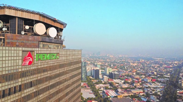 PEMEX La ratificación de las calificaciones de Petróleos Mexicanos y de las emisiones vigentes, se basa en la acción de calificación soberana del país