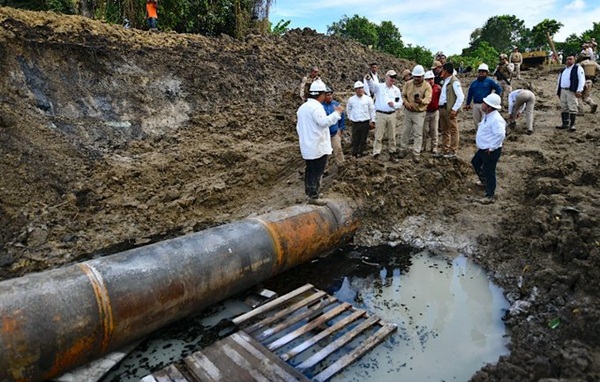 Pemex El derrame del combustible coincidió con unas severas inundaciones provocadas por unas torrenciales lluvias que afectaron Veracruz y otros cuatro estados del centro y sur del país