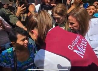 La abuchearon… a Rocío Nahle frente a la presidenta Abuchean a la gobernadora Rocío Nahle a Poza Rica, en evento encabezado por la presidenta de la República; además de recibir el reclamo de una mujer que le solicitó apoyo desde hace tres meses