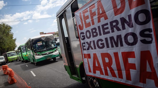 TransportePub Poco antes de la media noche, la agrupación Fuerza Amplia de Transportistas informó que se pospone la megamarcha prevista en avenidas y accesos principales de la CdMx