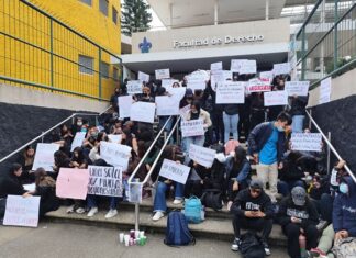 La fuerza de los estudiantes No es posible ver y escuchar a un rector de una Universidad como la UV, que no sea capaz de articular un par de oraciones con sensatez