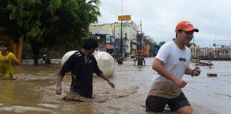 Municipios de Veracruz han sido declarados zona de desastre 130 veces en 25 años Rodríguez Velázquez, expuso que los hechos evidencian que estamos ante una política pública fragmentada porque el Sistema Nacional de Protección Civil en los hechos opera desarticulado