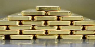 Qué tiene que ver la economía de EE.UU. con que el oro haya alcanzado su precio más alto en 100 años Un riesgo clave para la fortaleza del oro es un repunte repentino de la inflación