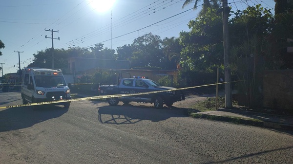 Asesinan a Efraín Ruiz, agente municipal de Apazapan Al momento no hay reporte de personas detenidas y se desconoce el móvil del crimen