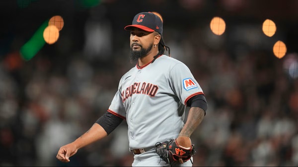 Beis-Apuestas El lanzador de los Cleveland Guardians, Emmanuel Clase, fue arrestado por el FBI en aeropuerto JFK tras ser acusado de manipular lanzamientos en juegos de la MLB