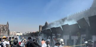 Halcones morenos El bloque negro, reventador de manifestaciones, es la nueva versión de ‘Los Halcones’. Pensábamos que eran cosa de aquellos tiempos oscuros y siniestros, pero el pasado regresó